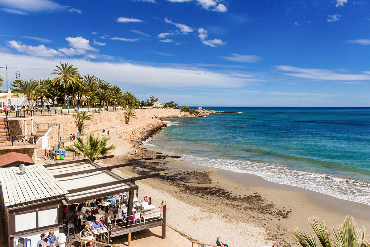 Popular Chiringuito's reopen at Playa Flamenca and Punta Prima La Zenia