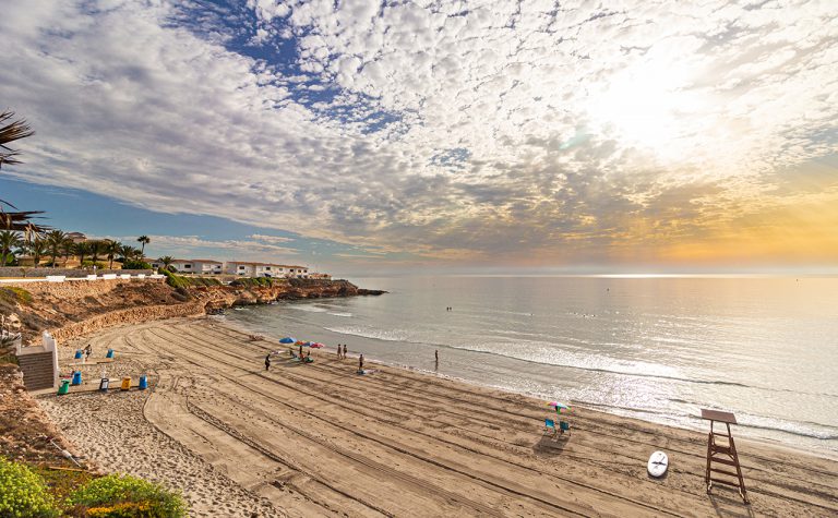 What´s the weather like in La Zenia in February