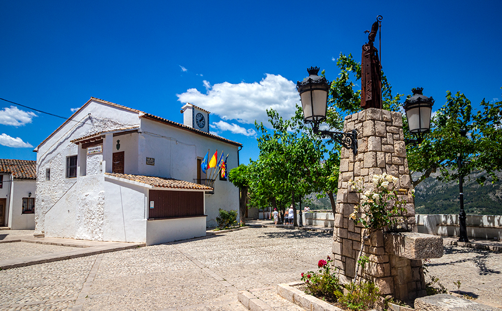 Guadalest in Alicante, things to do, and how to get there
